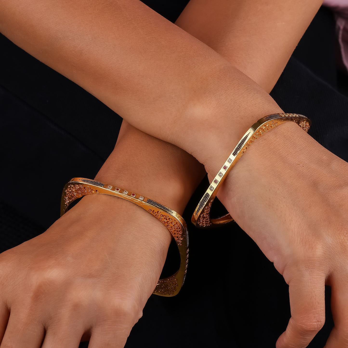 Riivaaz Squre Bangles