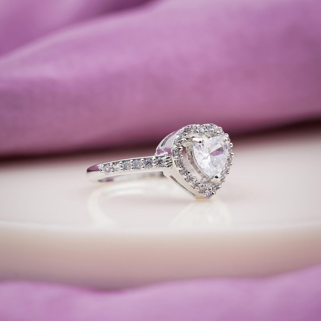 Amora Heart Halo Ring