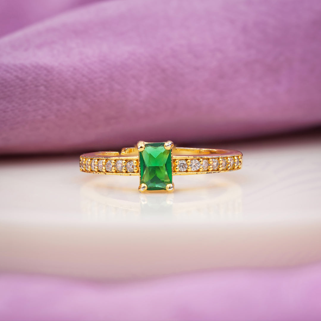 Emerald Royale Solitaire Ring