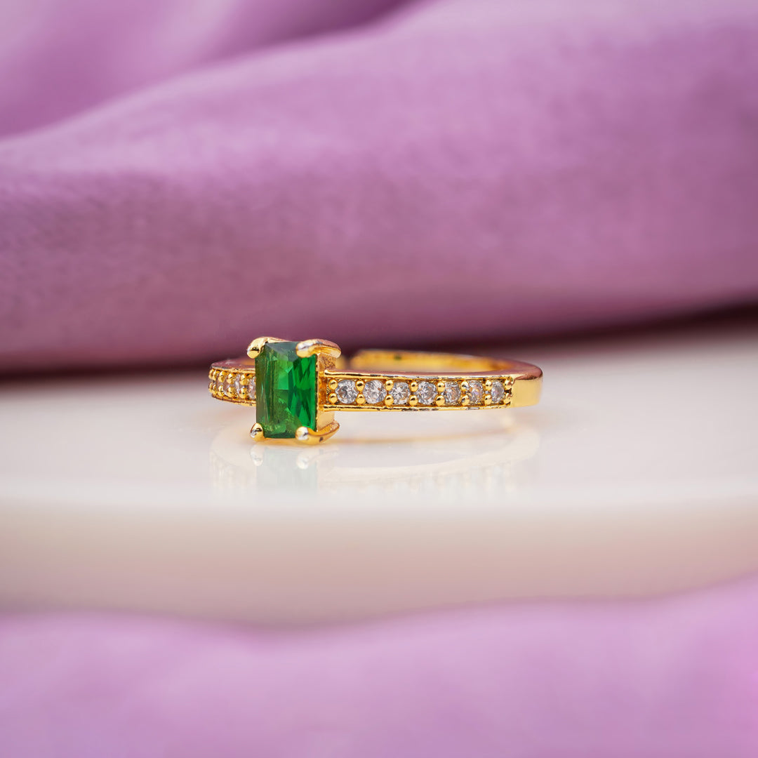 Emerald Royale Solitaire Ring