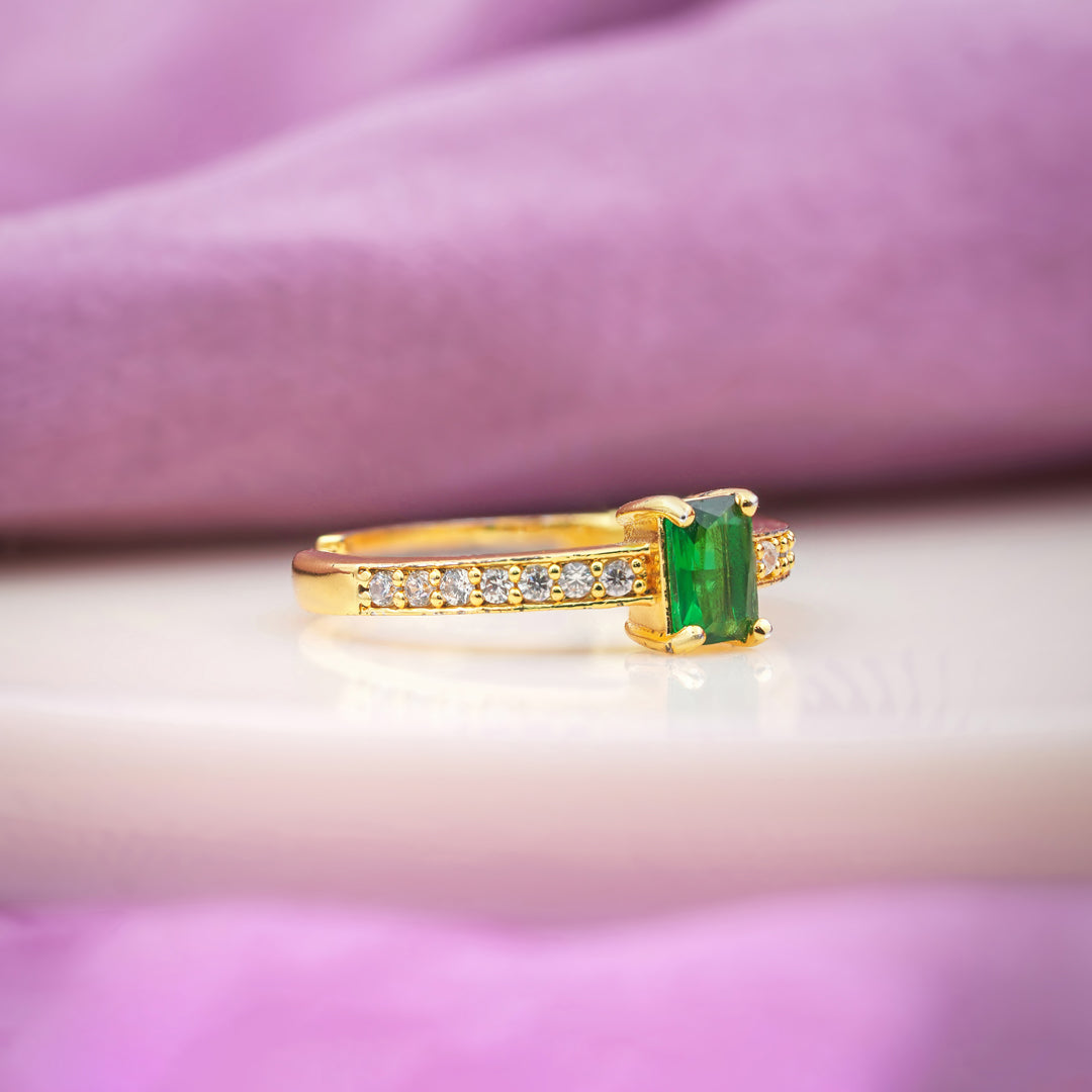 Emerald Royale Solitaire Ring