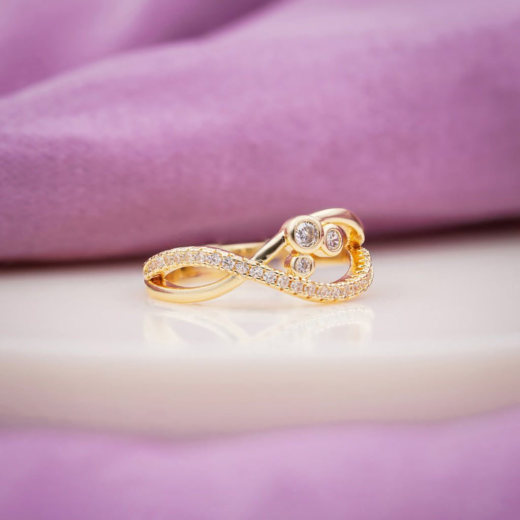 Royal Diamond Crossover Gold Ring