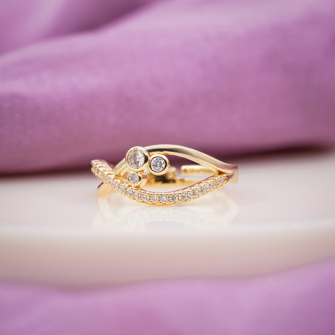 Royal Diamond Crossover Gold Ring