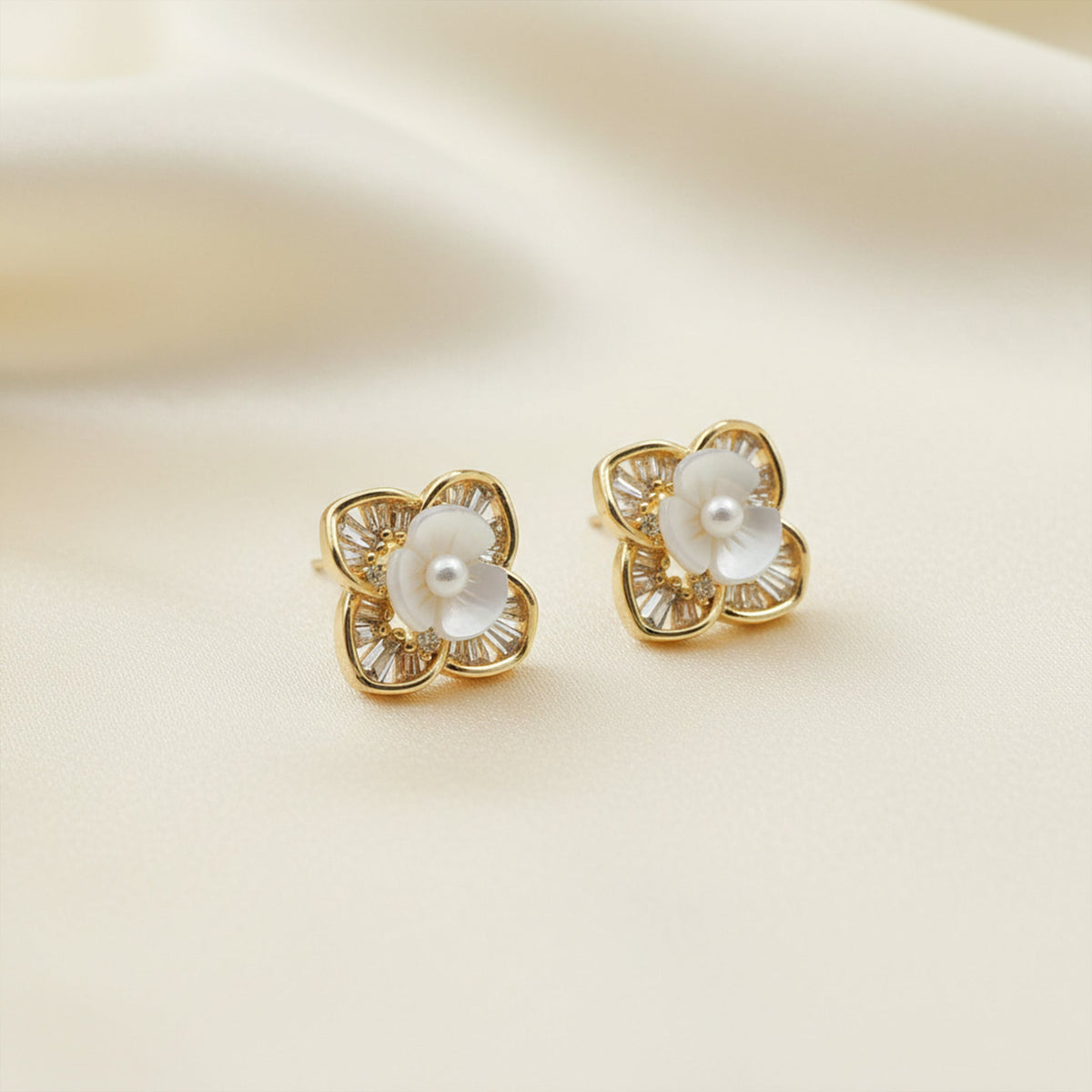 Eterna Bloom Pearl Stud Earrings