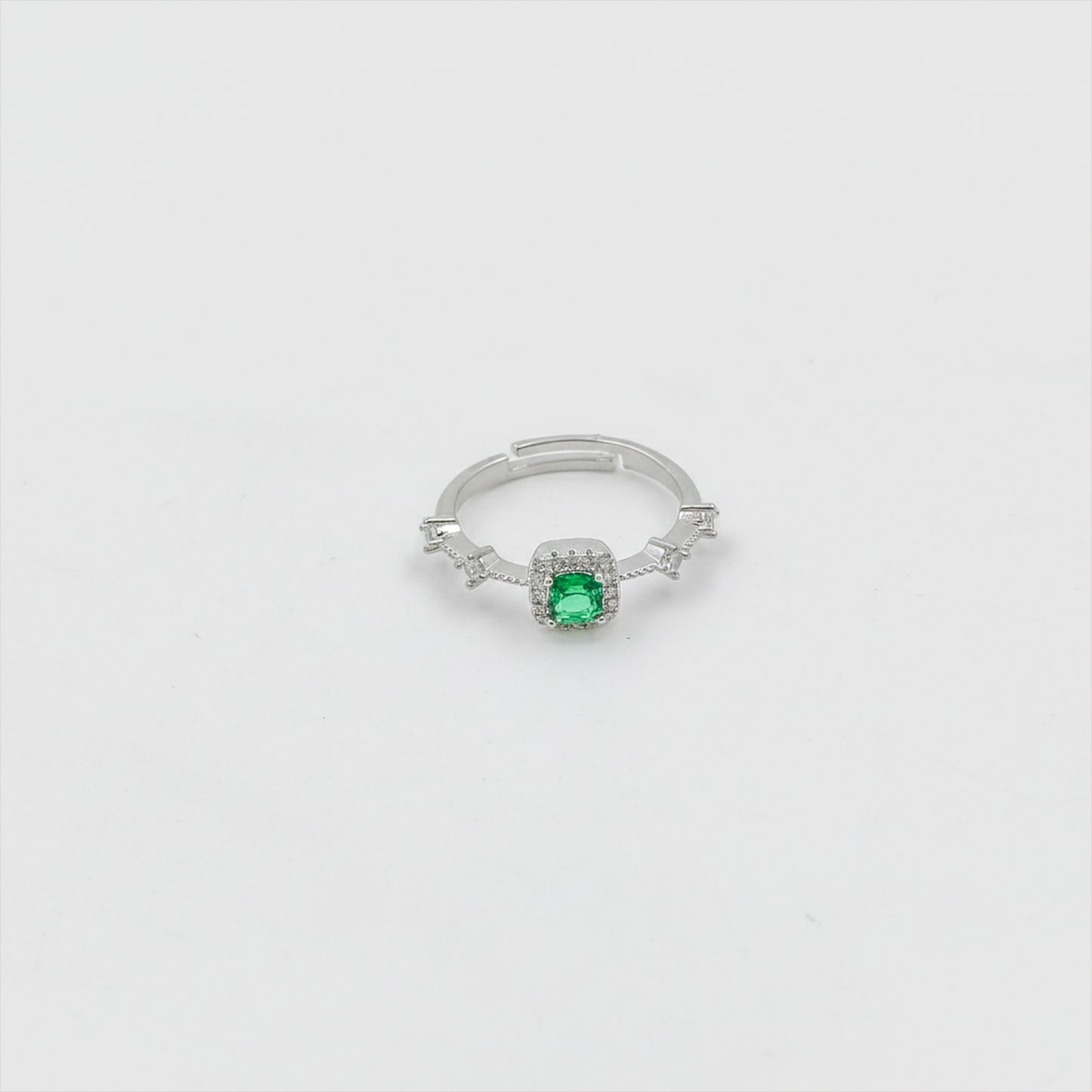 Emerald Glow Designer Ring