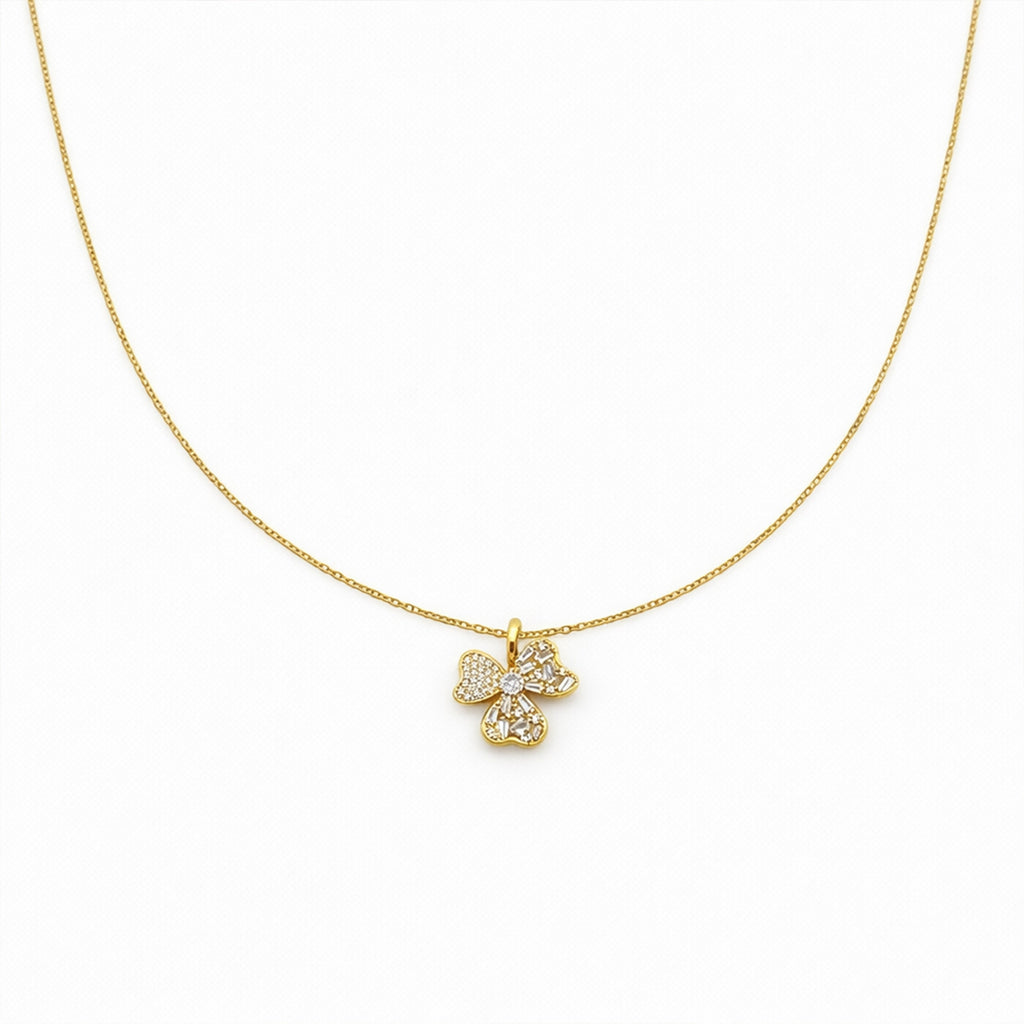 Dainty Gold Flower Pendant Necklace