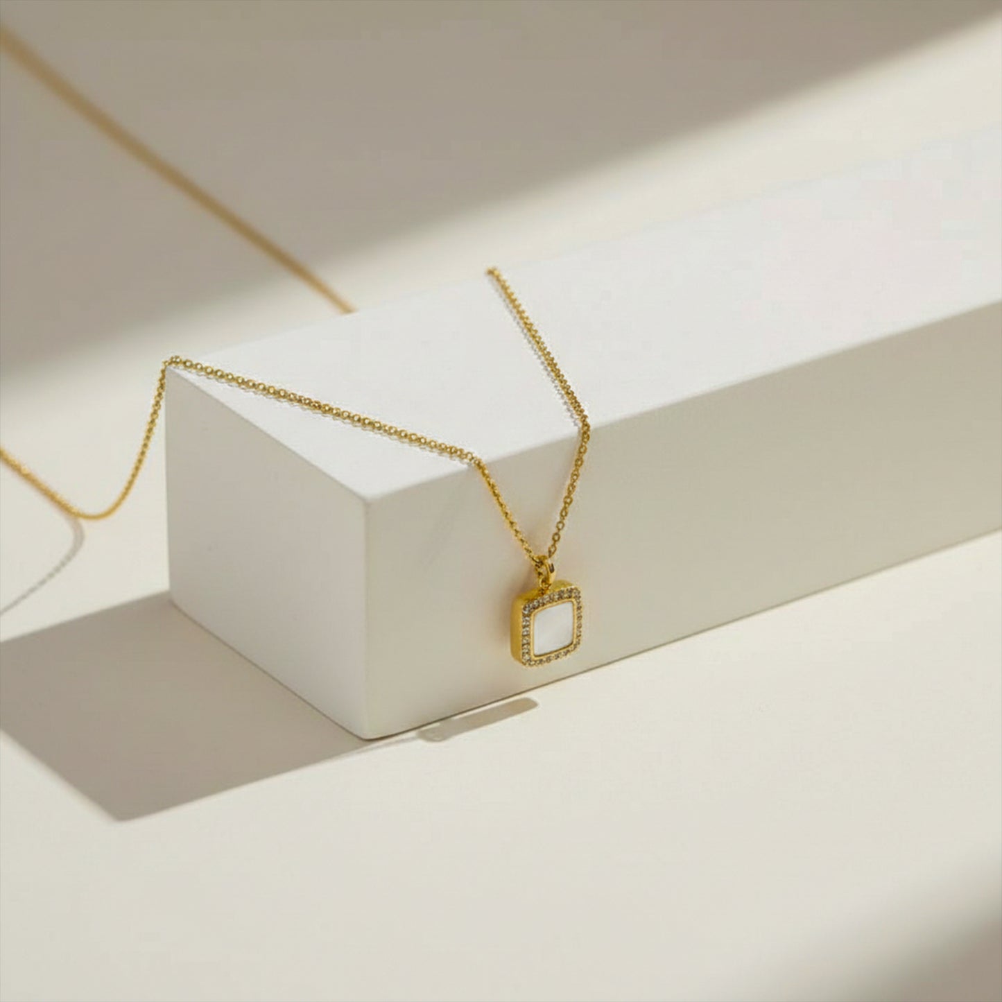 Chic Minimal Square Gold Necklace