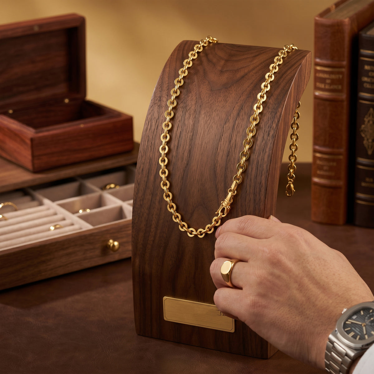 Velar Gold Chain