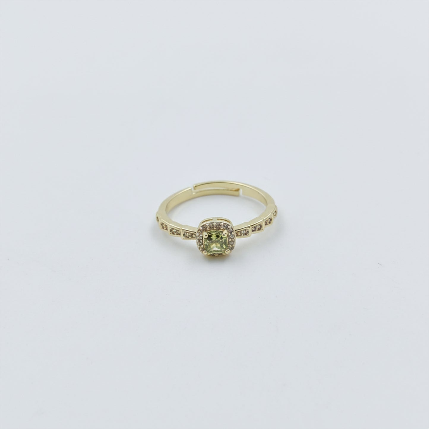 Royal Aura Diamond Engagement Ring