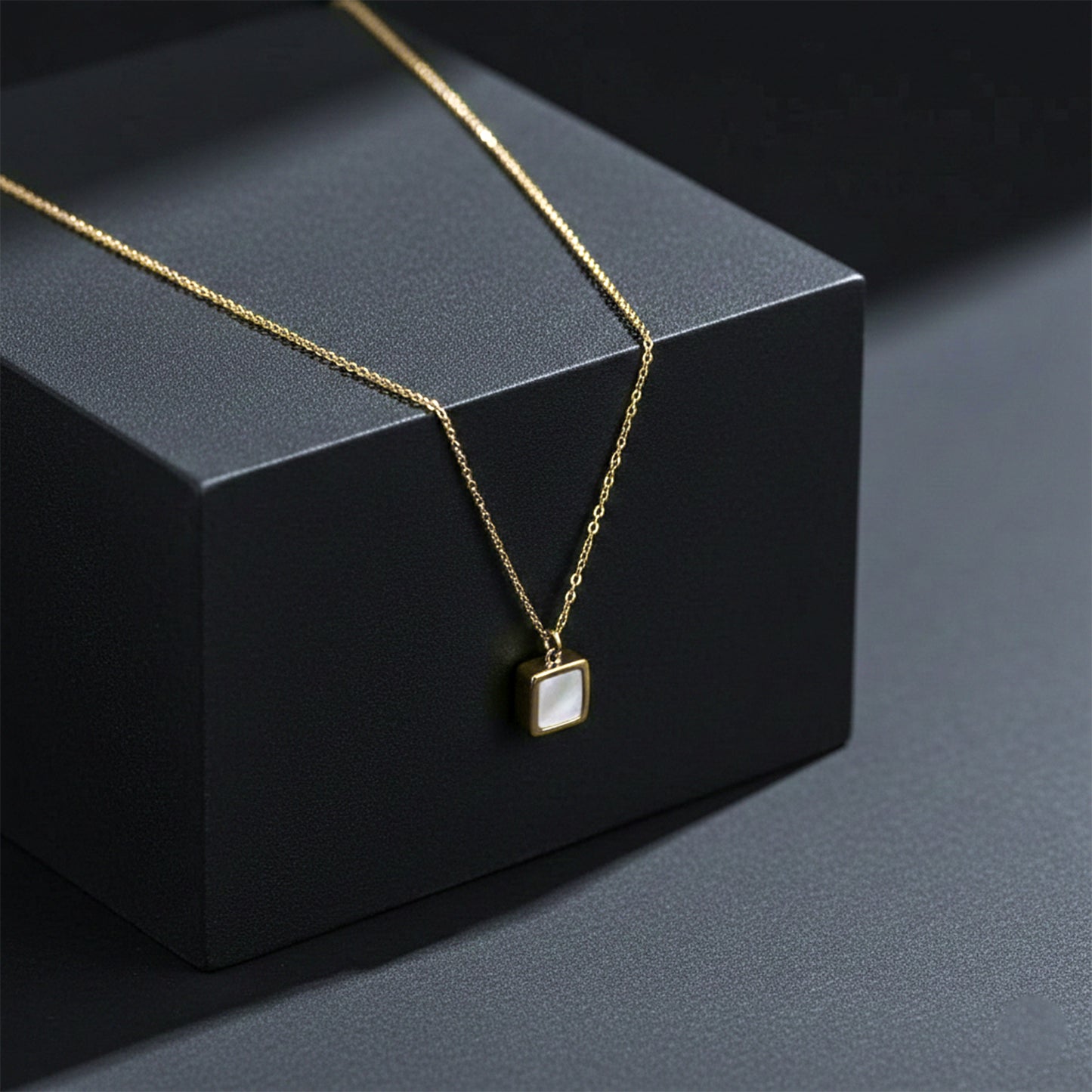 Chic Minimal Square Gold Necklace