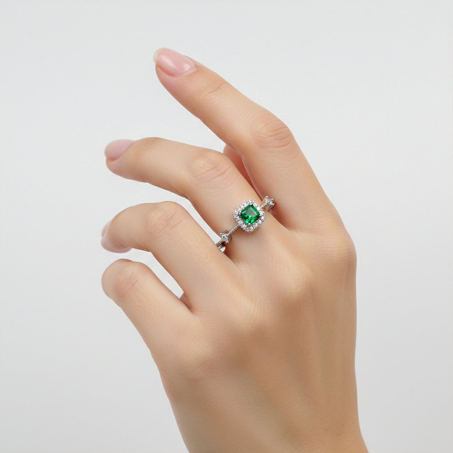 Emerald Glow Designer Ring