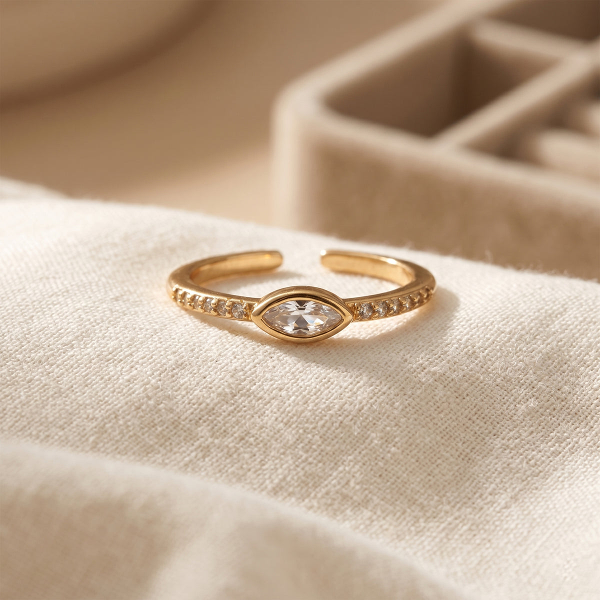 Lumevia Ring