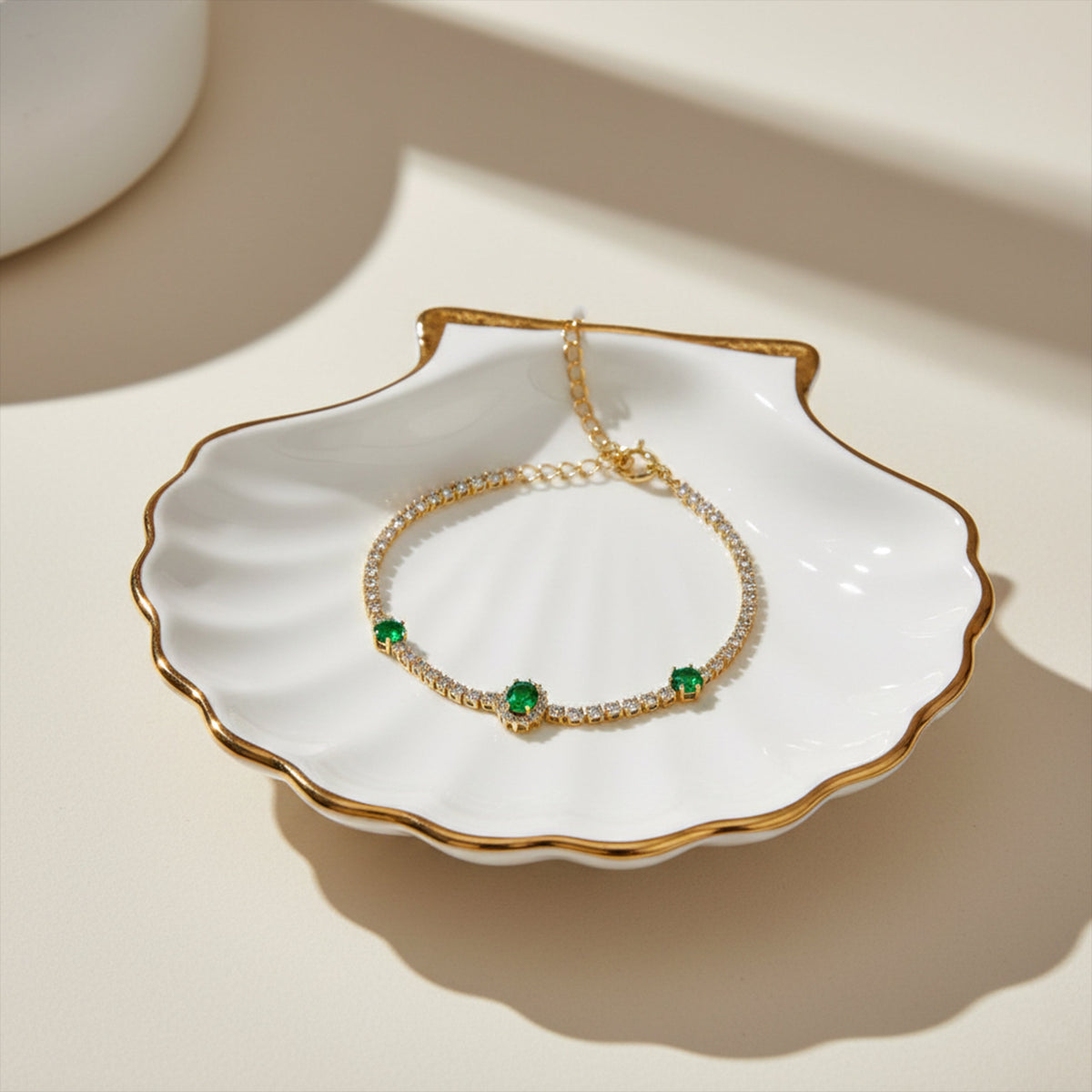 Zenvy Emerald Luxe Chain Bracelet