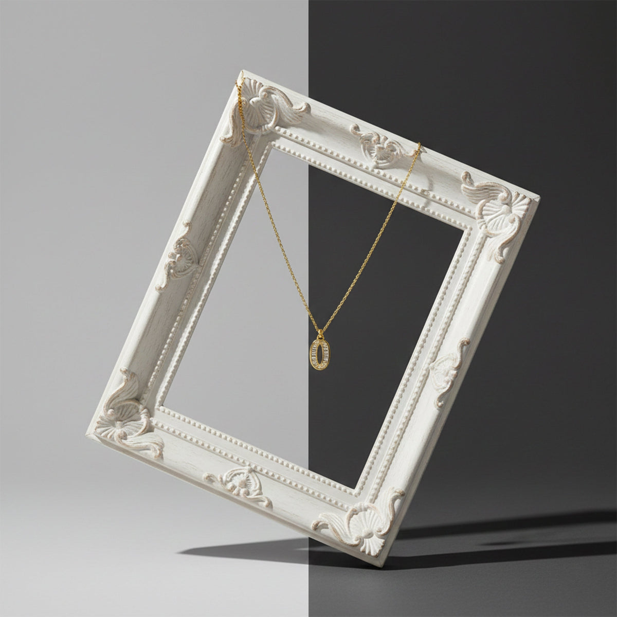 Luxe Gold Oval Crystal Pendant Necklace