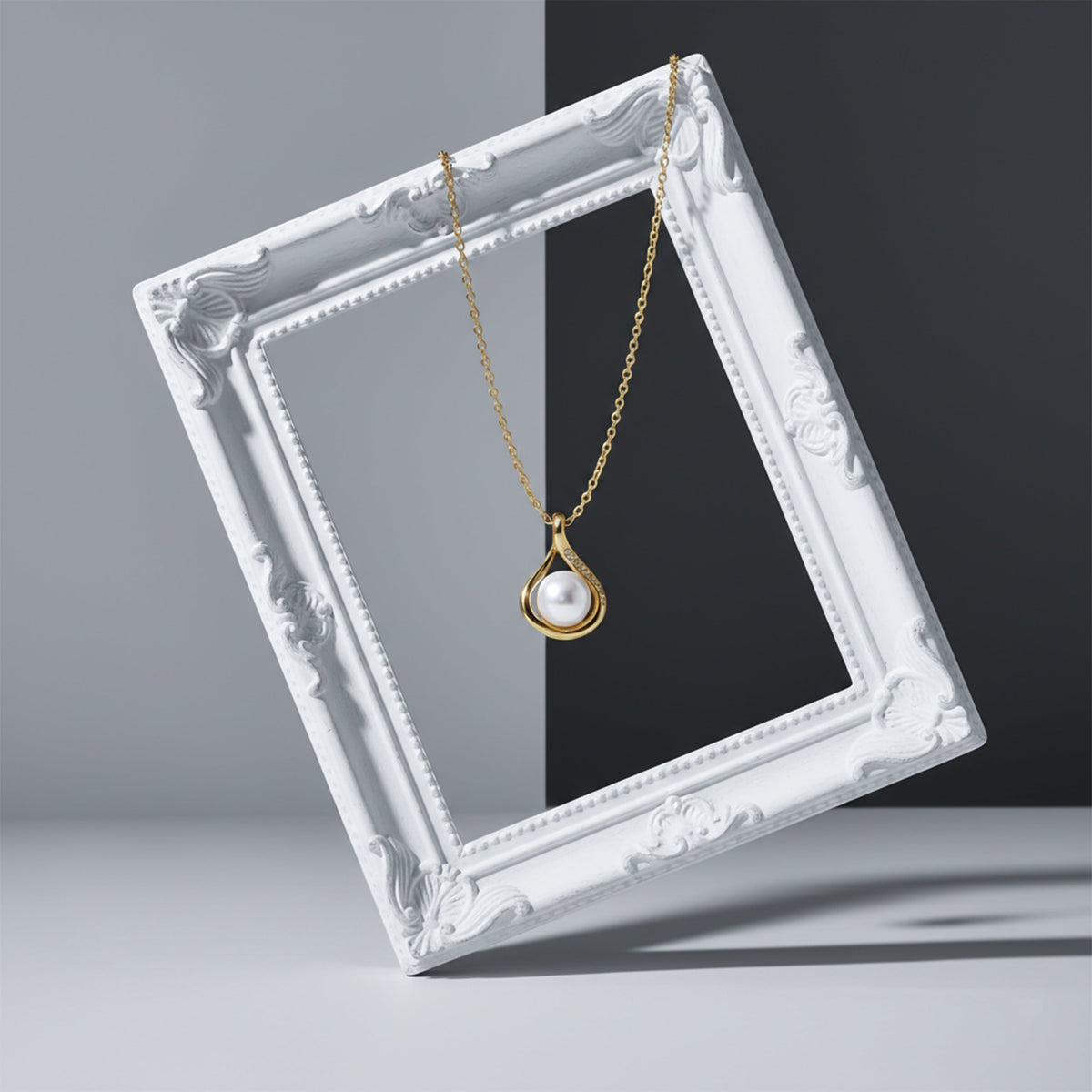 Teardrop Pearl Pendant Necklace
