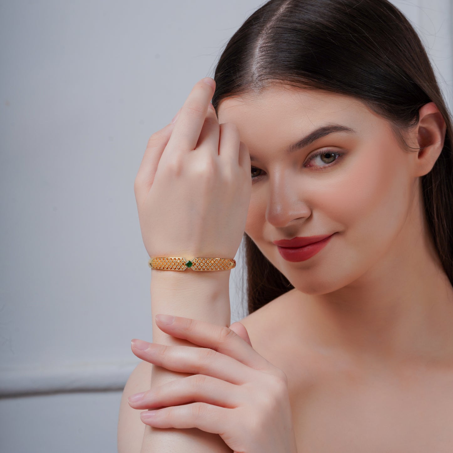 Velora Emerald Crown Kada