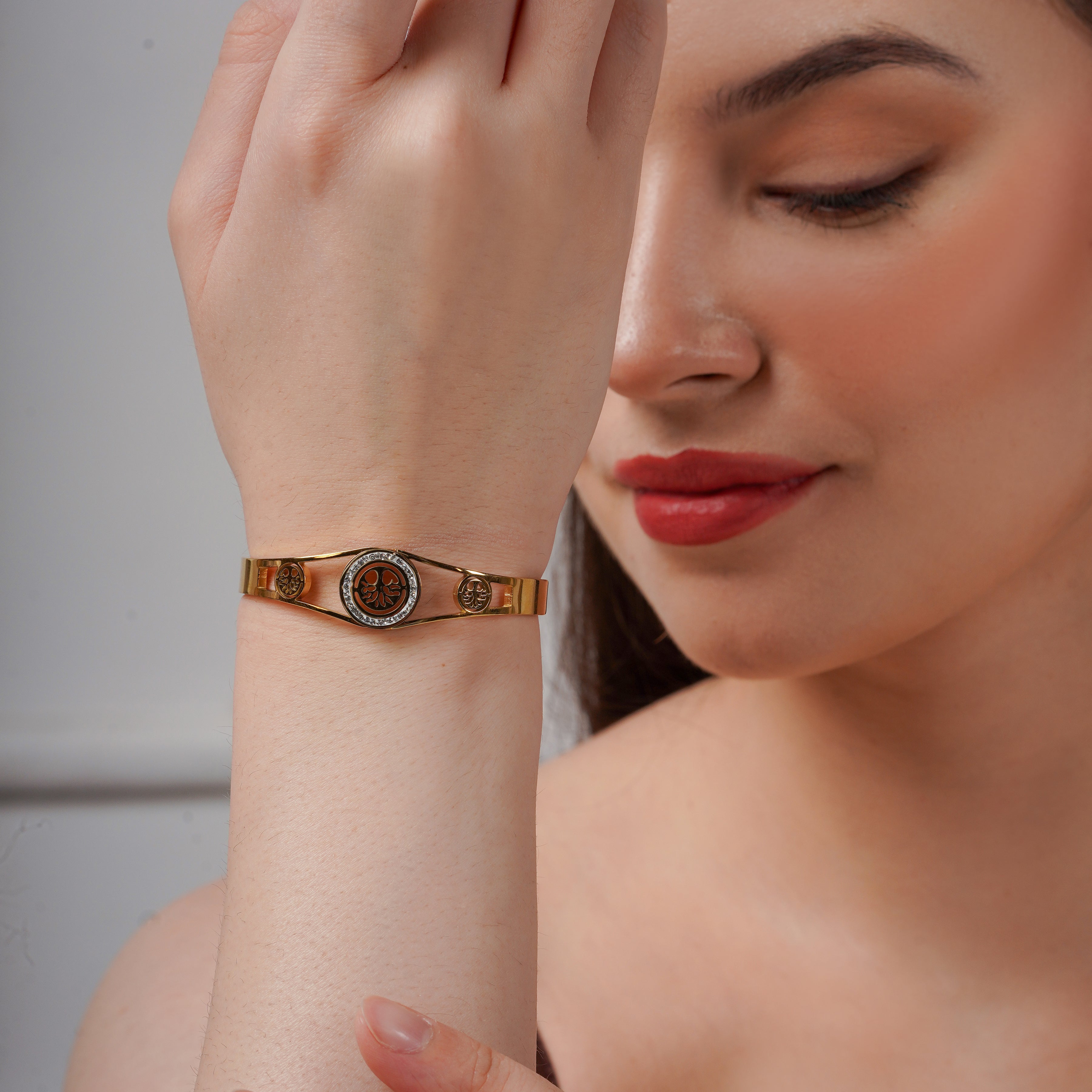 Divine Om Aura Gold Kada