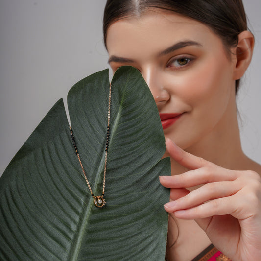 Diyela Gold Pearl Mangalsutra