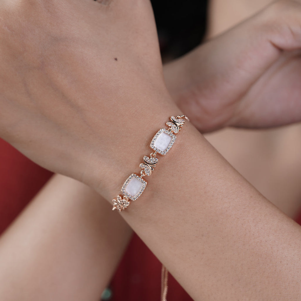 Veloura Elegance Charm Bracelet