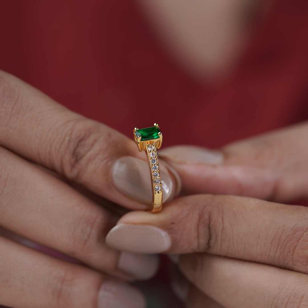 Emerald Royale Solitaire Ring