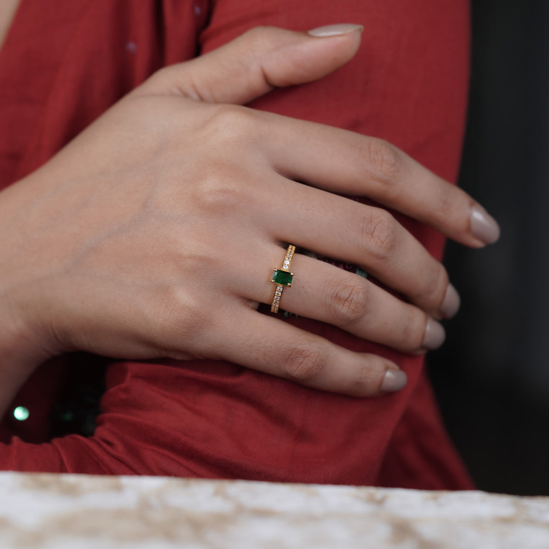 Emerald Royale Solitaire Ring