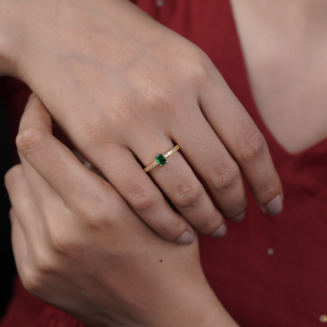 Emerald Royale Solitaire Ring