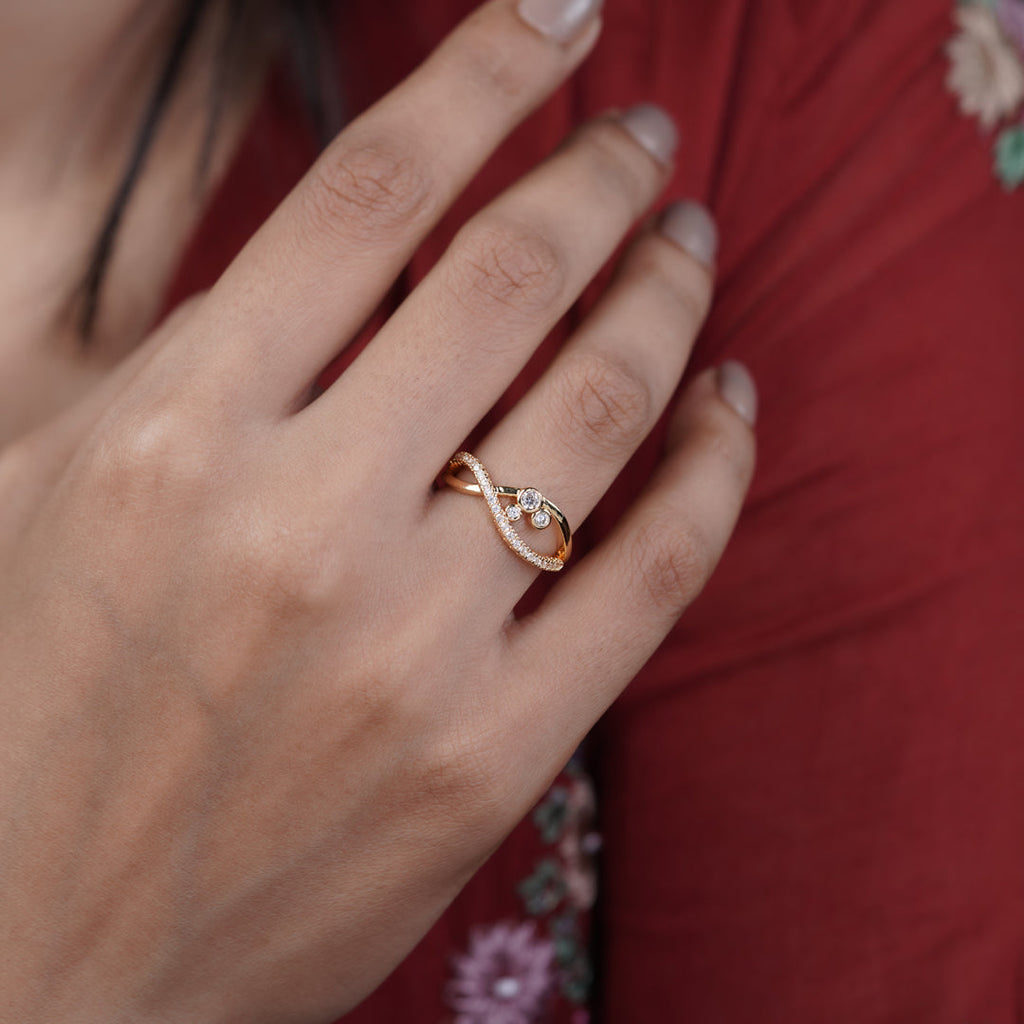 Royal Diamond Crossover Gold Ring