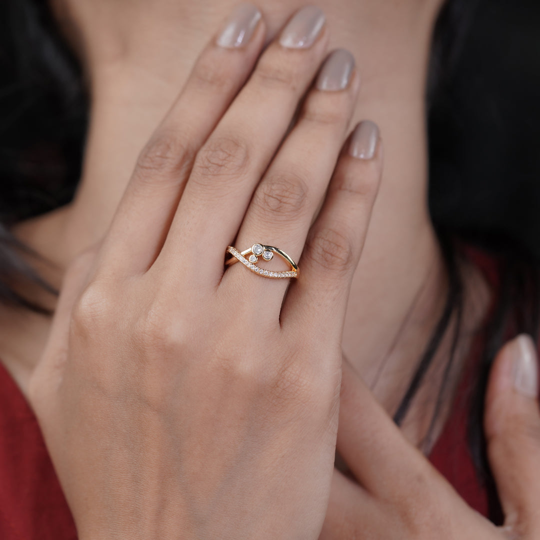 Royal Diamond Crossover Gold Ring