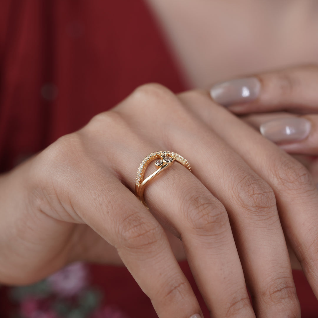 Royal Diamond Crossover Gold Ring