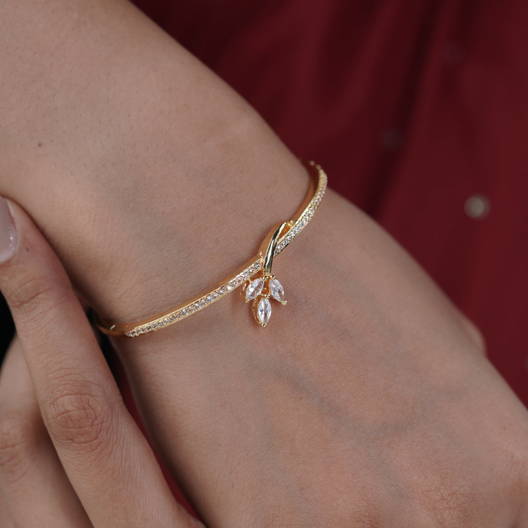 Flutter Butterfly Zircon Gold Kada