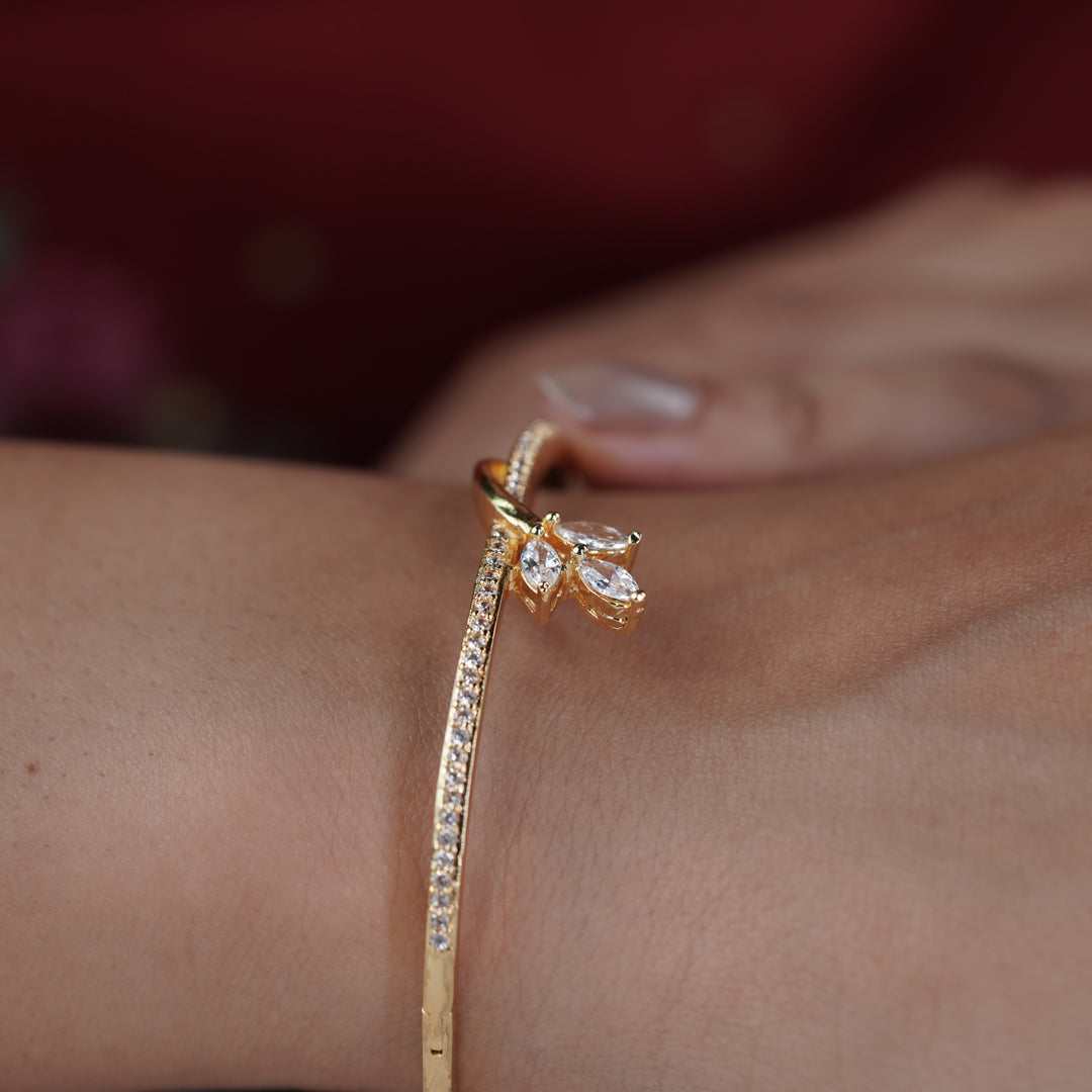 Flutter Butterfly Zircon Gold Kada
